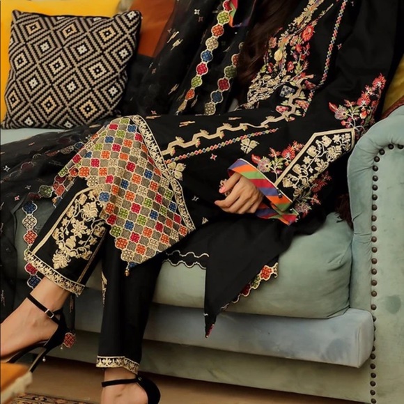 Pakistani 3 picec ladies luxury full embroidery - Picture 2 of 13